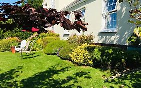 Hillcrest Farmhouse Bed & Breakfast
